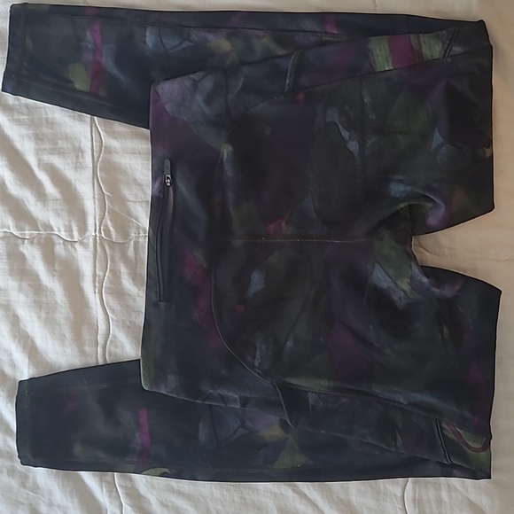 Lululemon Speed Up Tight On Luxtreme In Aura Dark Chome 28" Size 6 - Picture 6 of 7